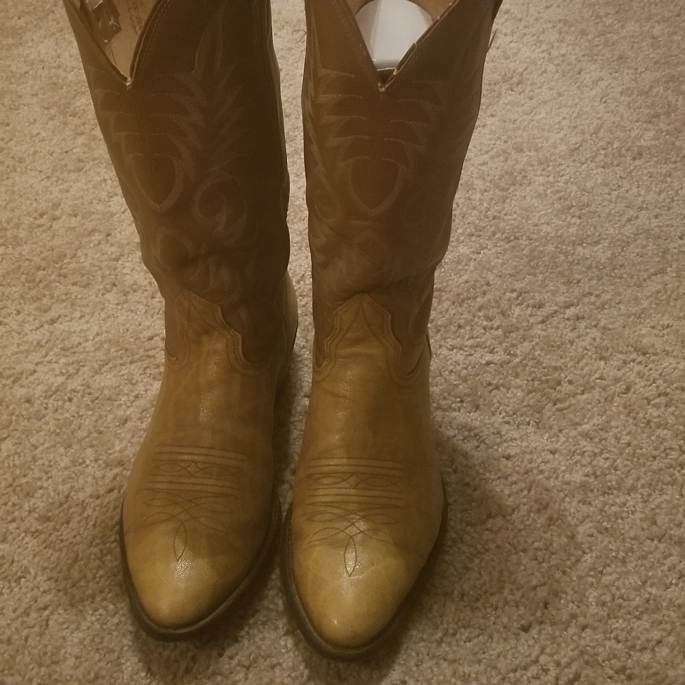 Nocona cowboy boots